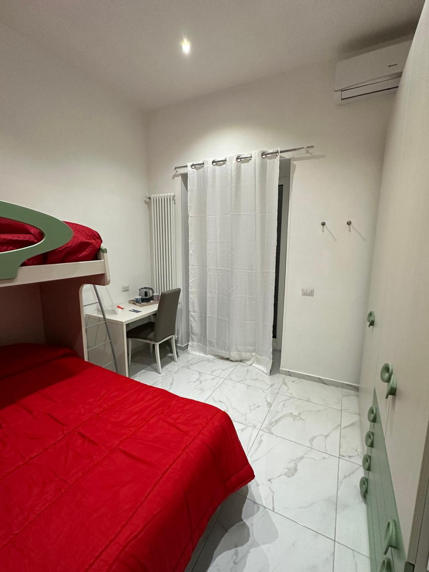 Santa Chiara Garden View B&B เนเปิลส์ ภายนอก รูปภาพ
