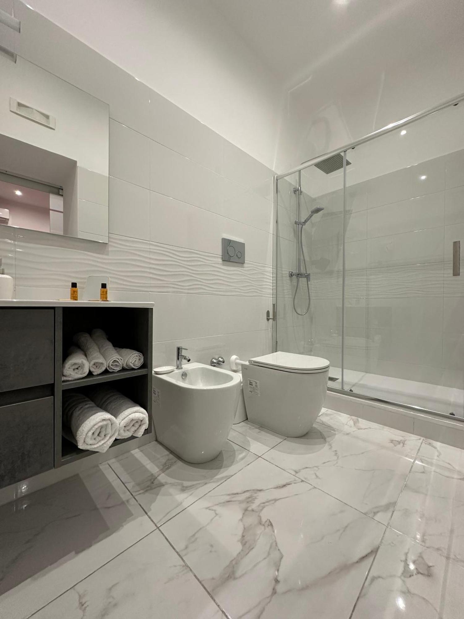 Santa Chiara Garden View B&B เนเปิลส์ ภายนอก รูปภาพ